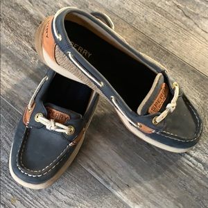 Women’s Sperrys size 7.5